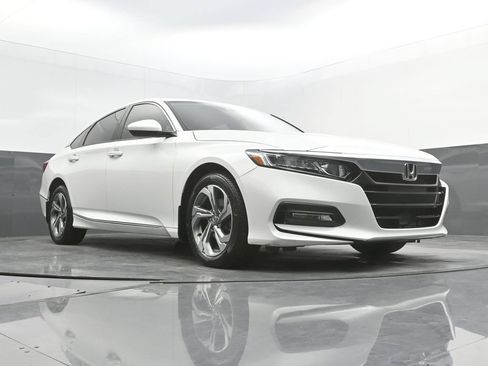 Used 2019 Honda Accord EX image 40