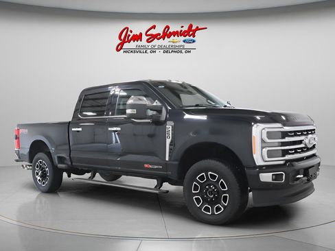Used 2023 Ford F250 Platinum AWD/4WD image 2