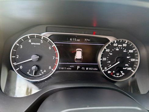 Used 2025 Nissan Rogue S AWD/4WD image 13