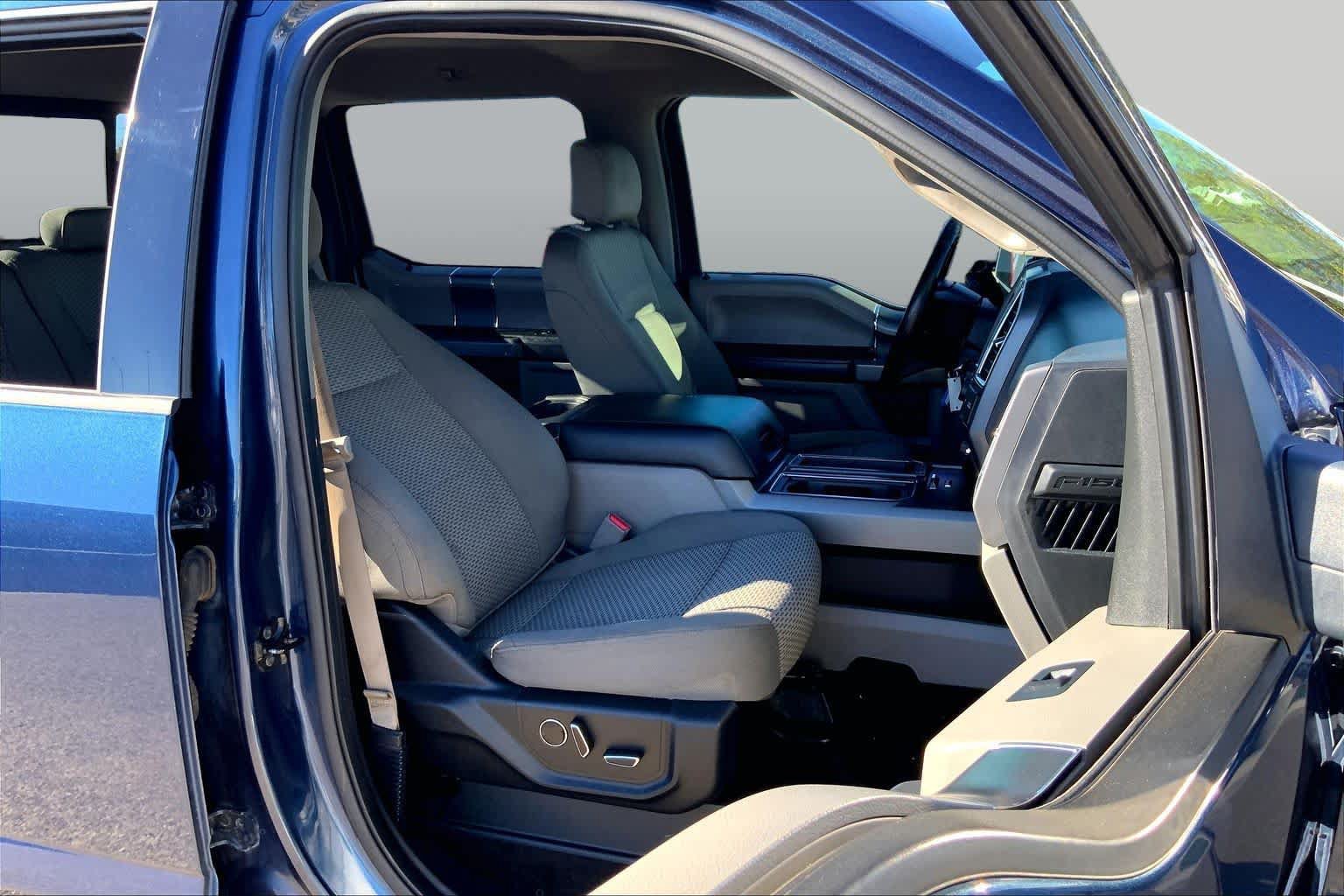 Used 2016 Ford F150 XLT w/ Equipment Group 302A Luxury AWD/4WD image 8