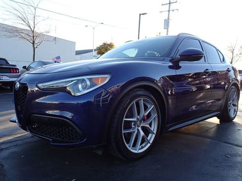 Used 2018 Alfa Romeo Stelvio Ti Sport image 4
