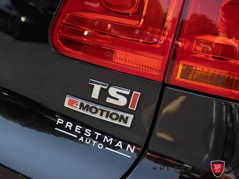 Used 2017 Volkswagen Tiguan Sport AWD/4WD image 10