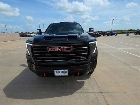 Used 2026 GMC Sierra 2500 AT4X AWD/4WD image 2