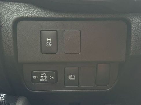Used 2023 Toyota Tacoma SR5 AWD/4WD image 25