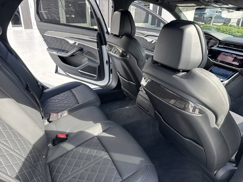 Used 2025 Audi S8 w/ Executive Package AWD/4WD image 33