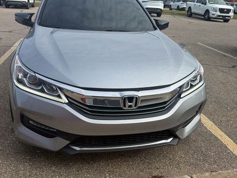 Used 2017 Honda Accord Sport Special Edition image 1