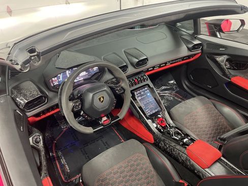 Used 2020 Lamborghini Huracan EVO image 13