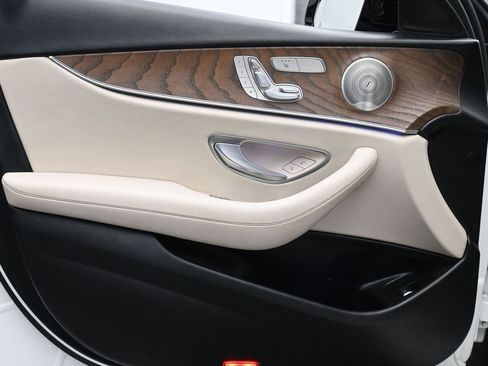 Used 2021 Mercedes-Benz E 450 4MATIC Sedan w/ Premium Package image 9