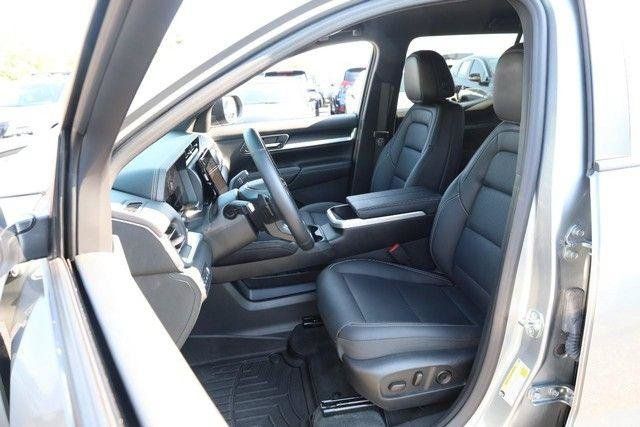 Used 2026 GMC Terrain Elevation w/ Elevation Premium Package FWD image 8