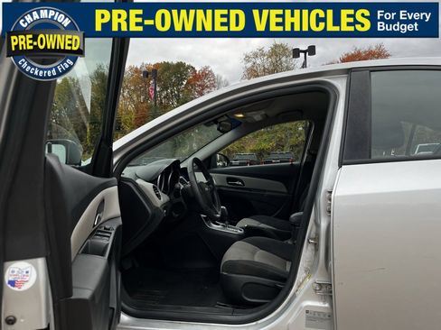Used 2014 Chevrolet Cruze LS image 15