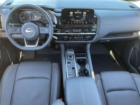 New 2025 Nissan Pathfinder SL image 17