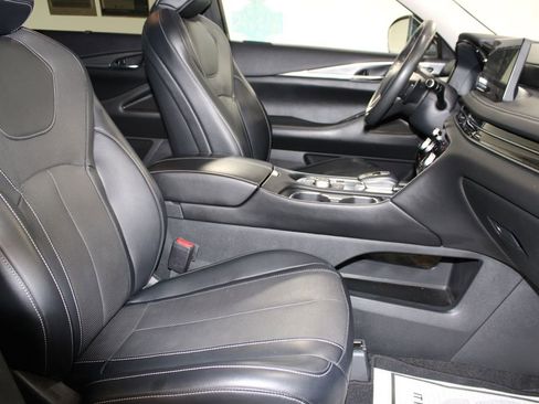 Used 2023 INFINITI QX60 Luxe FWD image 26