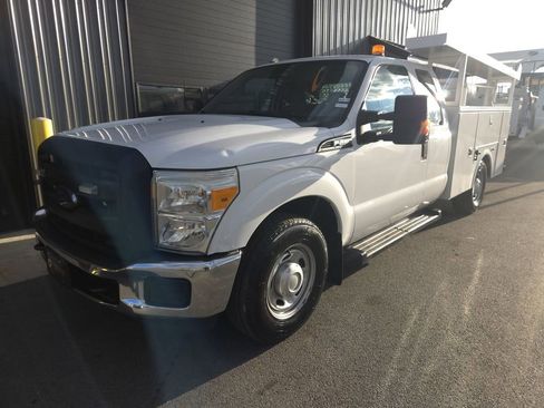 Used 2015 Ford F250 XL w/ Power Equipment Group image 2