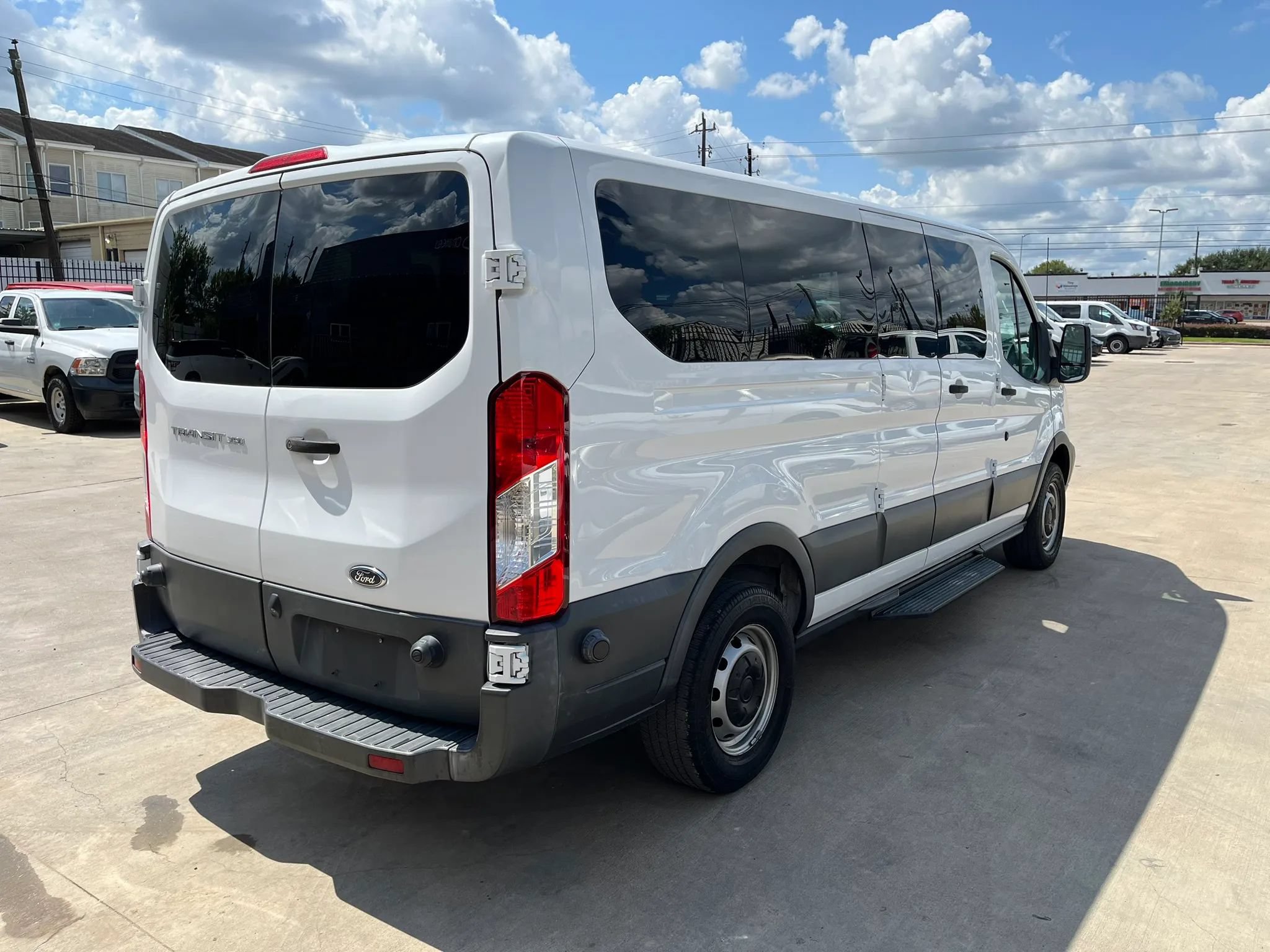 Used 2018 Ford Transit 350 XL RWD image 9