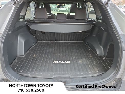 Used 2021 Toyota RAV4 SE w/ Weather & Moonroof Package image 10