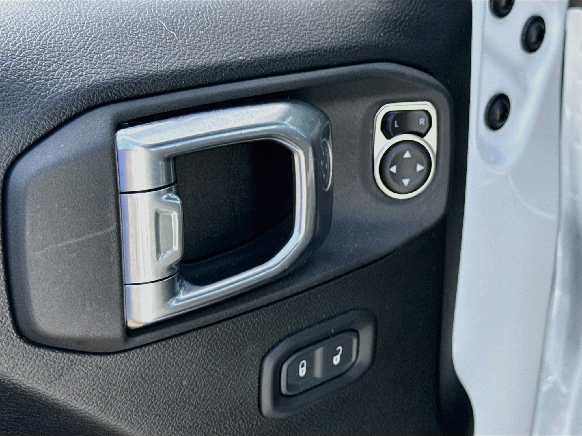 Used 2025 Jeep Wrangler Unlimited Sport AWD/4WD image 10