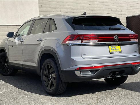 New 2025 Volkswagen Atlas Cross Sport SE image 2