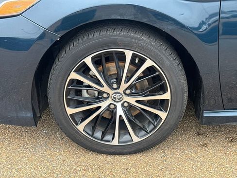 Used 2019 Toyota Camry SE image 23