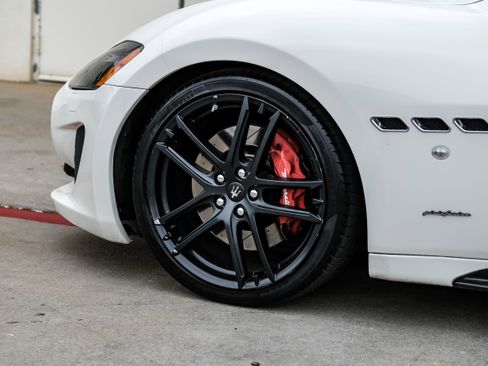 Used 2015 Maserati GranTurismo Sport RWD image 52