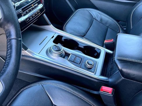 Used 2023 Ford Explorer Limited w/ Equipment Group 301A AWD/4WD image 15