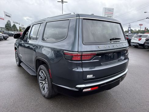Used 2023 Jeep Wagoneer 4WD w/ Premium Group I image 8