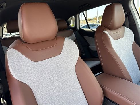 New 2025 Volkswagen ID.4 Pro image 19