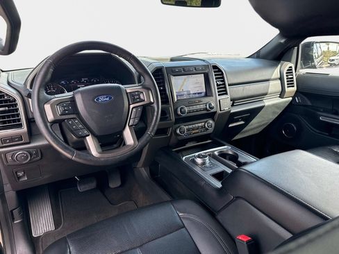 Used 2020 Ford Expedition XLT w/ Equipment Group 202A RWD image 16