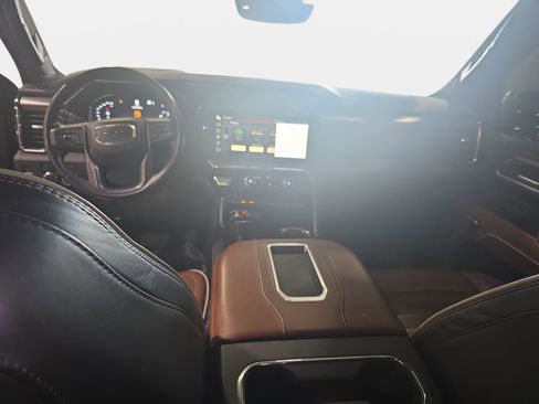 Used 2022 GMC Sierra 1500 Denali Ultimate AWD/4WD image 9