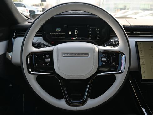 Used 2025 Land Rover Range Rover Sport Dynamic SE image 19