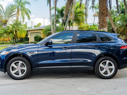 Used 2017 Jaguar F-PACE Premium image 8