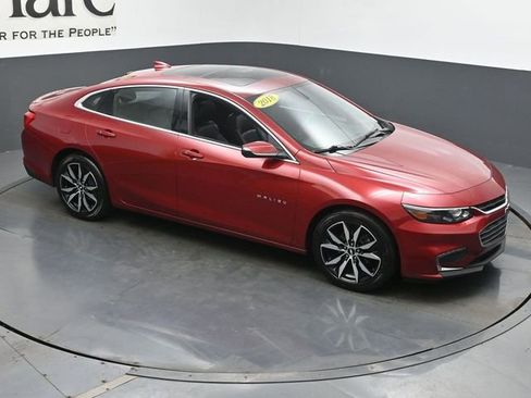 Used 2018 Chevrolet Malibu LT w/ Leather Package FWD image 36