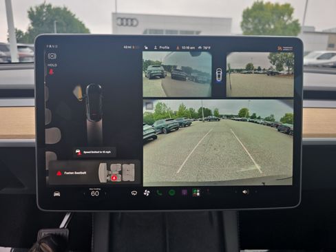 Used 2024 Tesla Model Y Long Range AWD/4WD image 19
