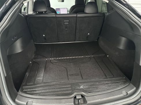Used 2021 Tesla Model Y Long Range image 22