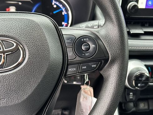 Used 2025 Toyota RAV4 LE image 23