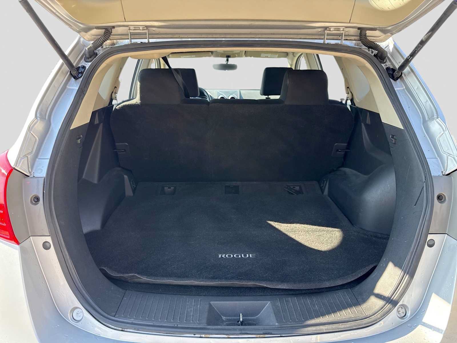 Used 2015 Nissan Rogue S FWD image 28