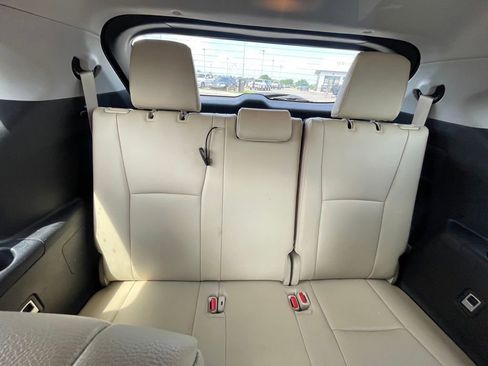 Used 2023 Toyota Highlander XLE FWD image 27