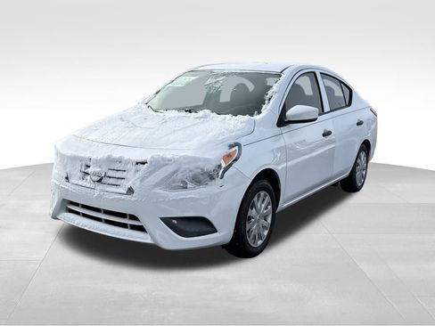 Used 2016 Nissan Versa S Plus image 2