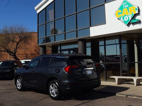 Used 2018 GMC Terrain SLE w/ Driver Convenience Package image 9