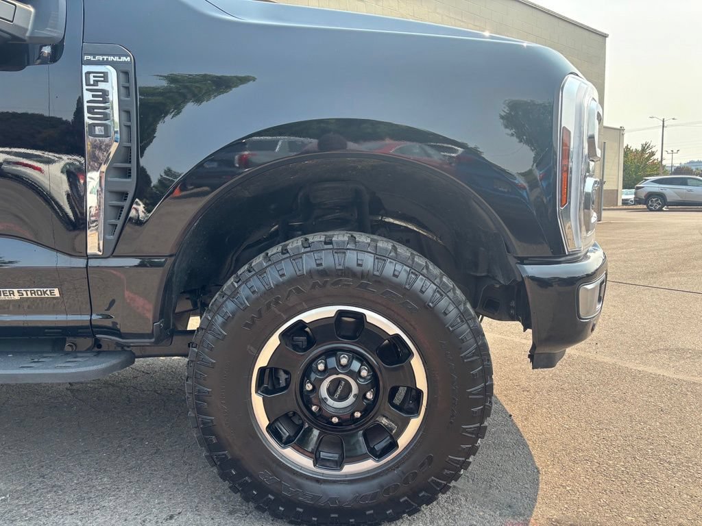 Used 2026 Ford F350 Platinum w/ Platinum Plus Package AWD/4WD image 2