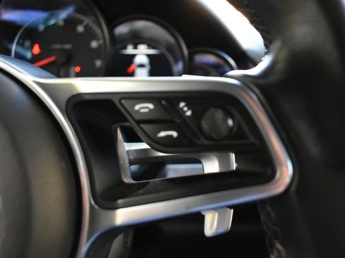 Used 2018 Porsche Cayenne Platinum Edition image 16