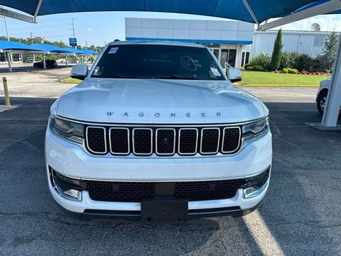 Used 2022 Jeep Wagoneer Series I w/ Convenience Group I AWD/4WD image 2