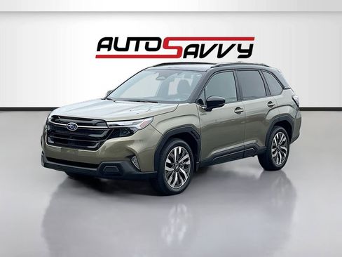 Used 2025 Subaru Forester Touring w/ Touring Package AWD/4WD image 3