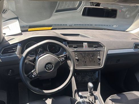 Used 2020 Volkswagen Tiguan SE AWD/4WD image 8