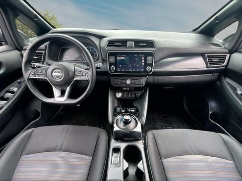 Certified 2025 Nissan Leaf SV Plus FWD image 7