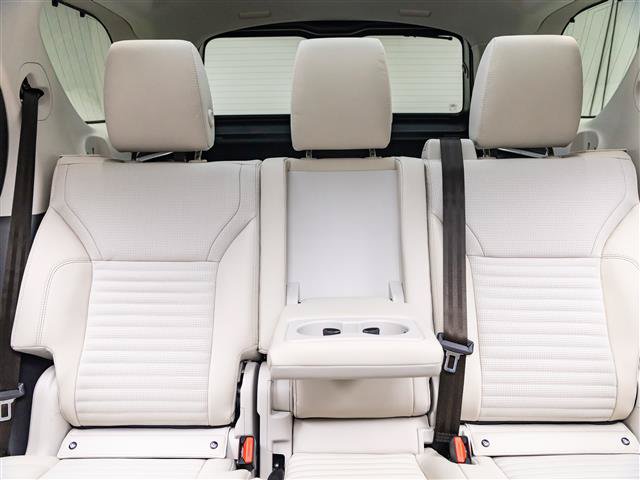 New 2026 Land Rover Discovery Dynamic SE AWD/4WD image 17