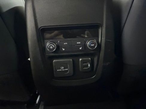 Used 2024 Buick Enclave Premium image 24