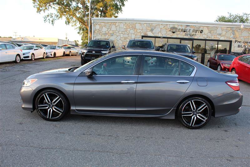 Used 2016 Honda Accord Sport image 4
