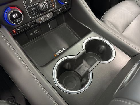 Used 2023 Chevrolet Tahoe Z71 w/ Luxury Package image 36