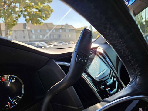 Used 2020 Cadillac Escalade Premium Luxury image 31