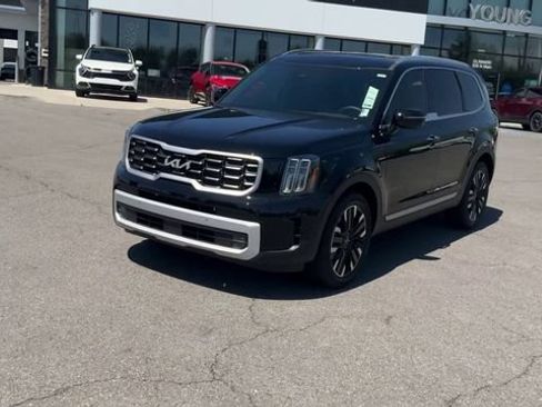 Used 2025 Kia Telluride SX w/ SX Captain's Chair Package AWD/4WD image 3